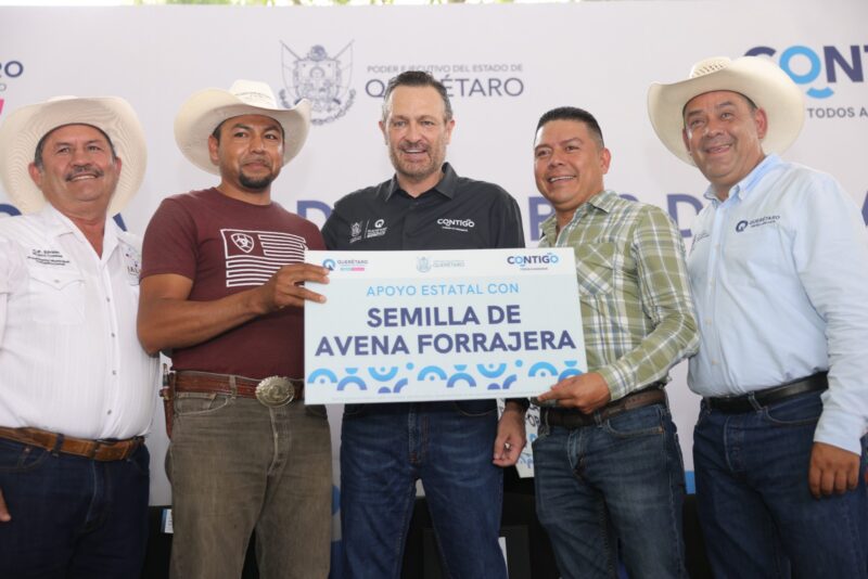 Fortalece Gobernador al campo queretano con insumos agrícolas y semillas
