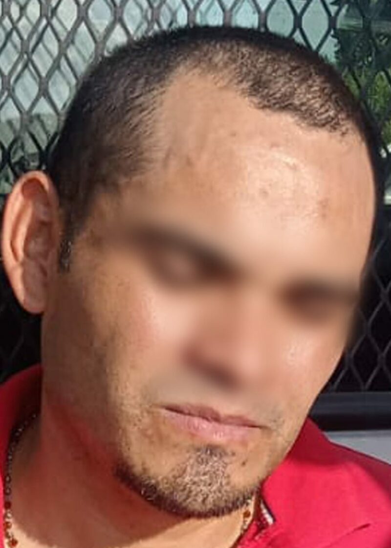 Policías de Querétaro recuperan automóvil robado y aseguran a responsable