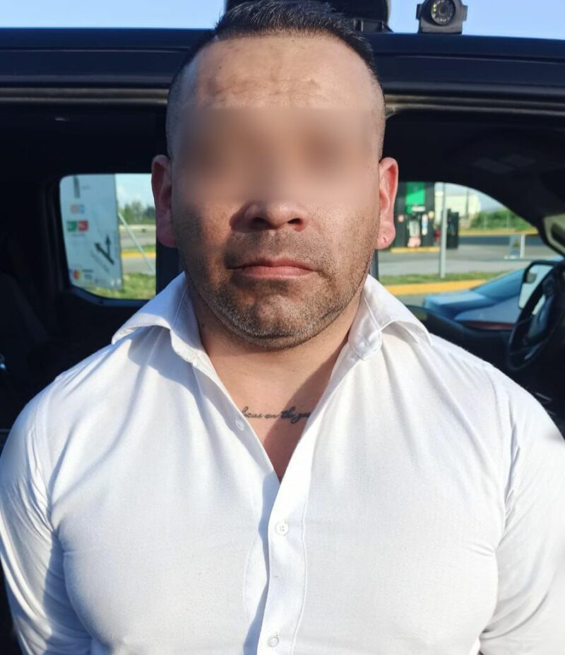Detienen a hombre en Pedro Escobedo por delitos contra la salud y seguridad pública