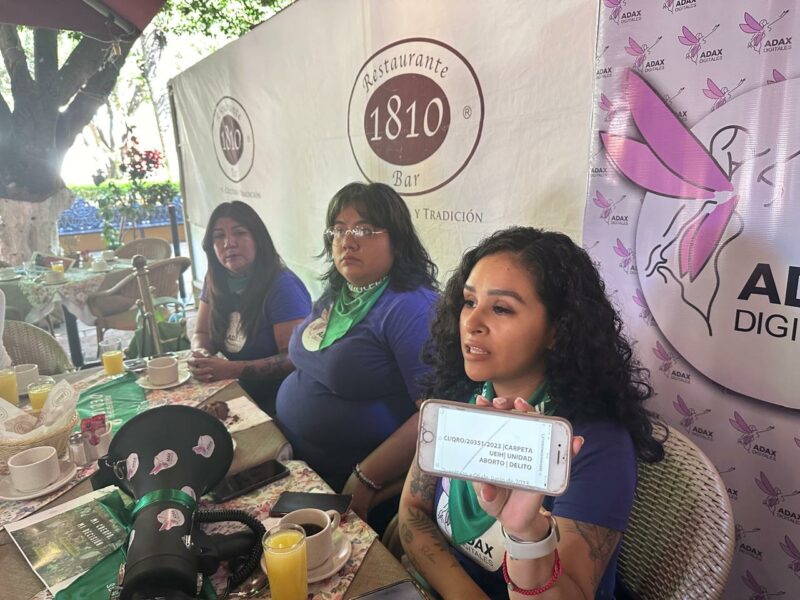 Colectivo feminista defiende a menor acusada de homicidio tras aborto espontáneo en Querétaro