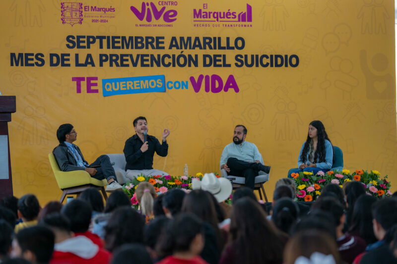 Claudia Martínez lidera conversatorio para prevenir el suicidio en El Marqués