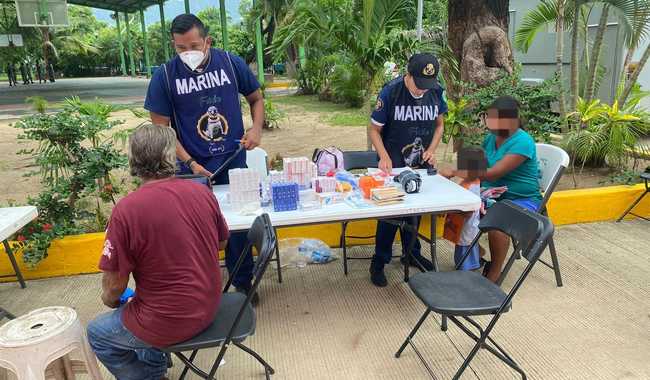 La Armada de México brinda atención médica y ayuda humanitaria en Guerrero tras huracán John
