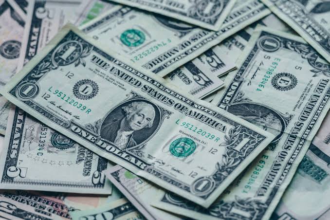 El dólar registra su mayor avance semanal desde 2022 impulsado por un sólido informe de empleo