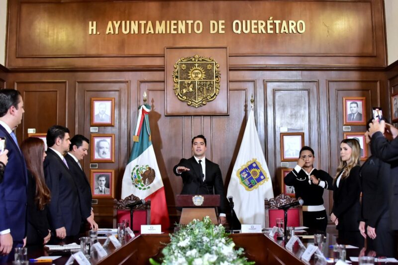 Felifer Macías asume como Presidente Municipal de Querétaro: Compromiso con un municipio ordenado y seguro