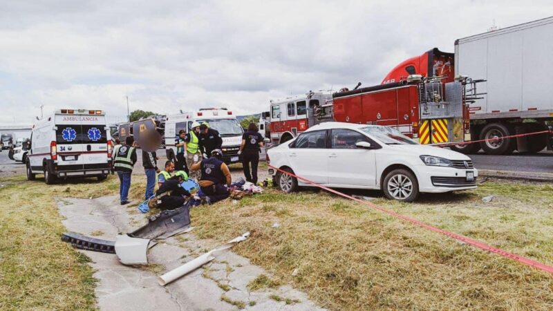 Fatal accidente en la carretera Querétaro-San Luis Potosí deja una persona muerta y dos heridos