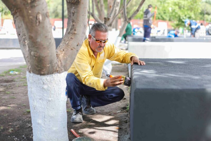 Realizan trabajos de limpieza en la carretera estatal 413 para fiestas patronales de Santiago Apóstol