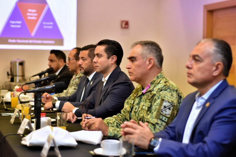 Felifer Macías encabeza reunión para reforzar la seguridad en Querétaro