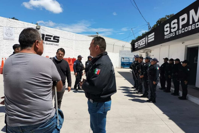 El presidente municipal de Pedro Escobedo, Juan Alberto Nava Cruz analiza aumento salarial para policías municipales