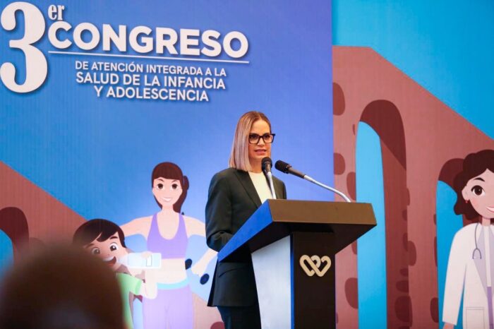 Car Herrera de Kuri inaugura el 3er. Congreso de la infancia y adolescencia en Querétaro