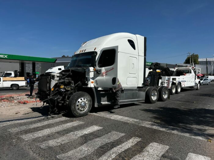 ¡Impactante persecución! Ladrón de tráiler choca y es detenido en Corregidora