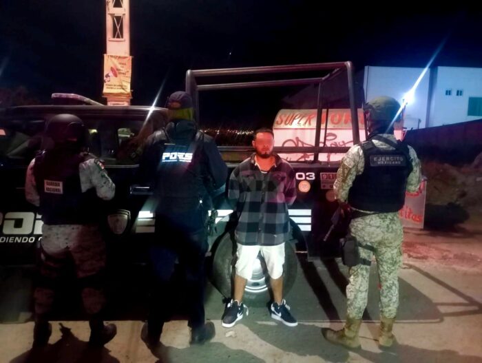 Detienen a hombre armado en operativo en Pie de Gallo, Santa Rosa Jáuregui