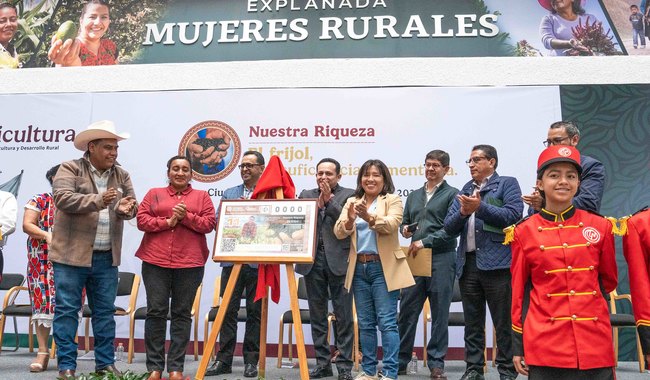 México apuesta por la autosuficiencia del frijol: Gobierno reconoce a productores y lanza billete conmemorativo