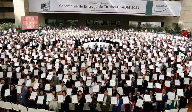UNADM: 1899 nuevos profesionales se suman al motor de movilidad social y desarrollo de México