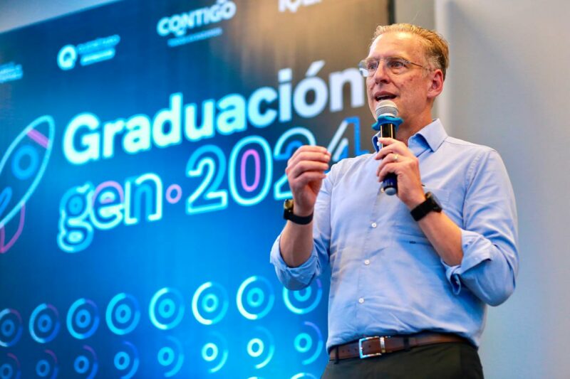 Querétaro impulsa 108 nuevos emprendimientos: Graduación exitosa del IQEI