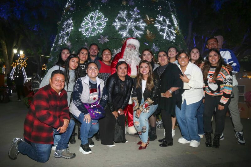 ¡Feliz Navidad, Corregidora! Encienden el árbol y celebran en familia
