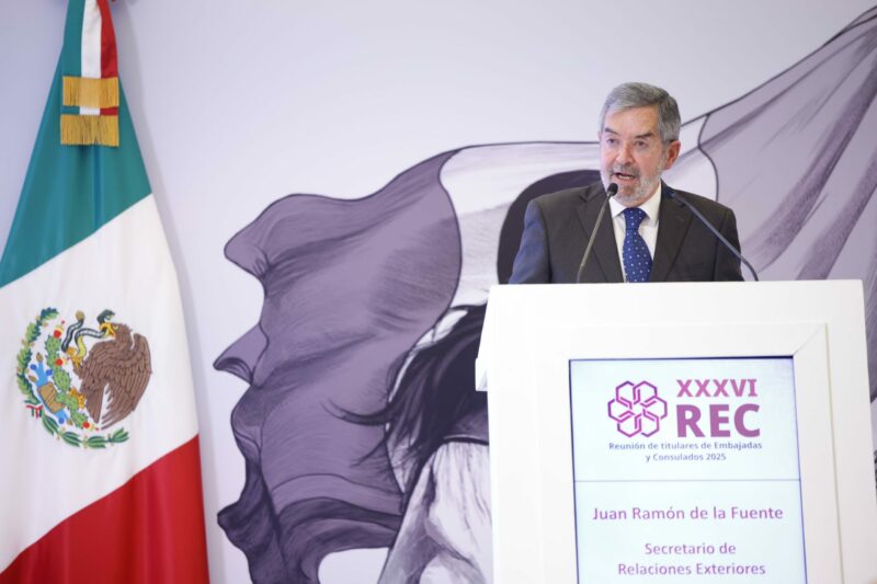 Canciller De la Fuente llama a la unidad para defender los derechos de los mexicanos en el exterior