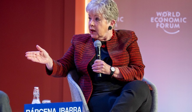 Alicia Bárcena promueve política ambiental de México en Davos Suiza