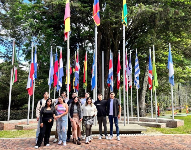 ¡Se abre convocatoria! La Universidad Politécnica de  Santa Rosa Jáuregui te invita a formar parte de su comunidad bilingüe e inclusiva
