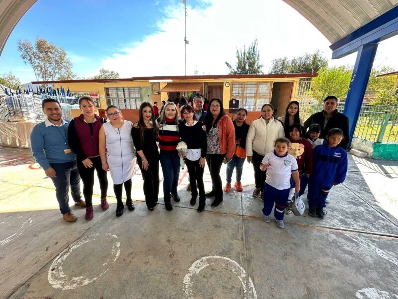 USEBEQ equipa escuelas de San Juan del Río para una educación de calidad