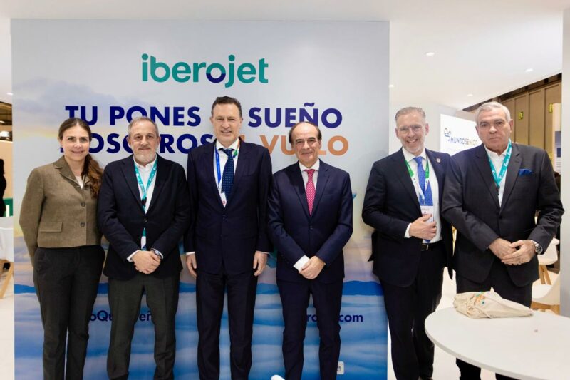 Mauricio Kuri explora proyectos turísticos con Iberojet en Madrid