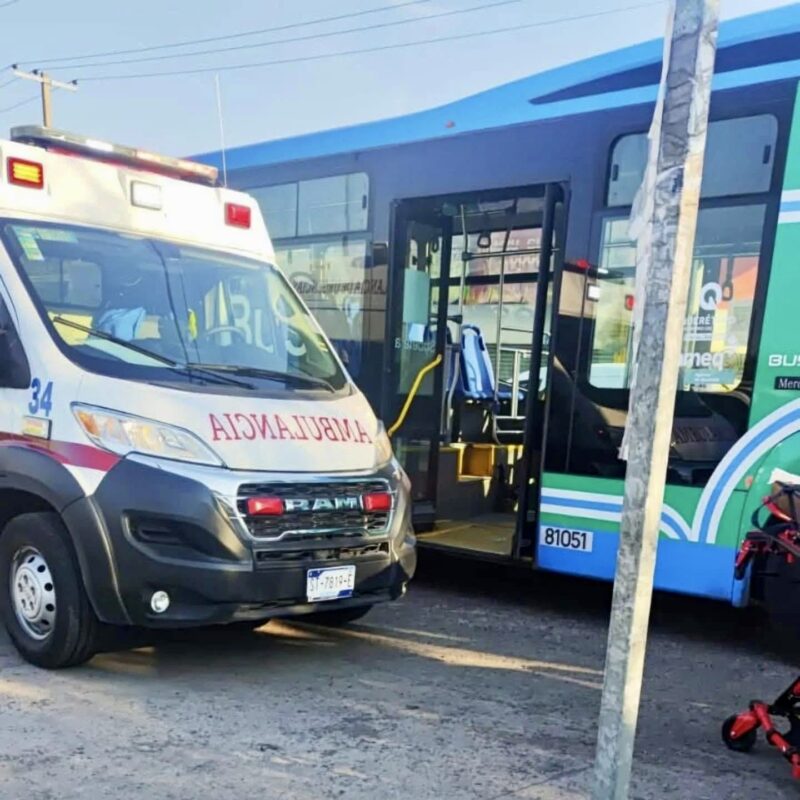 Hombre herido por arma blanca dentro de autobús de QroBus en Avenida Revolución