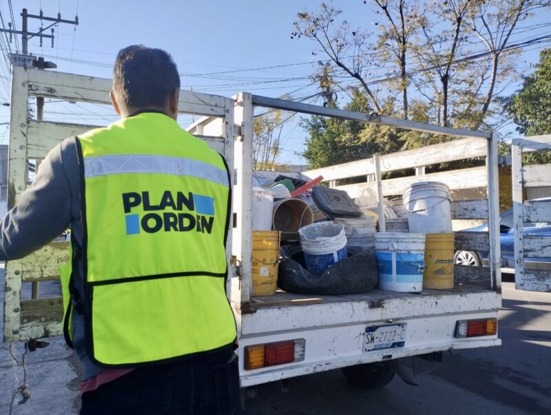 Querétaro dice adiós a los objetos que obstruyen las banquetas ¡Respeta las reglas!