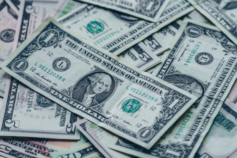 Peso se debilita ante el dólar $20.63 y encarece las importaciones