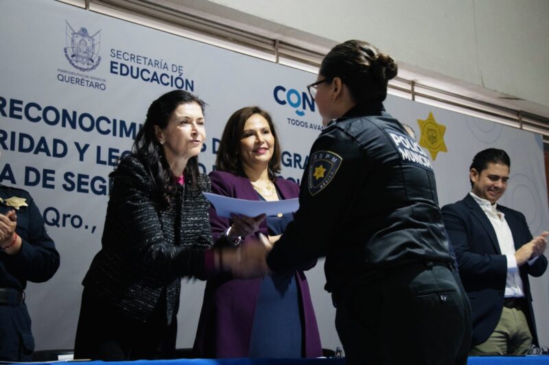 Reconocen a la Policía Cibernética de Querétaro por su labor en la prevención de delitos digitales en escuelas