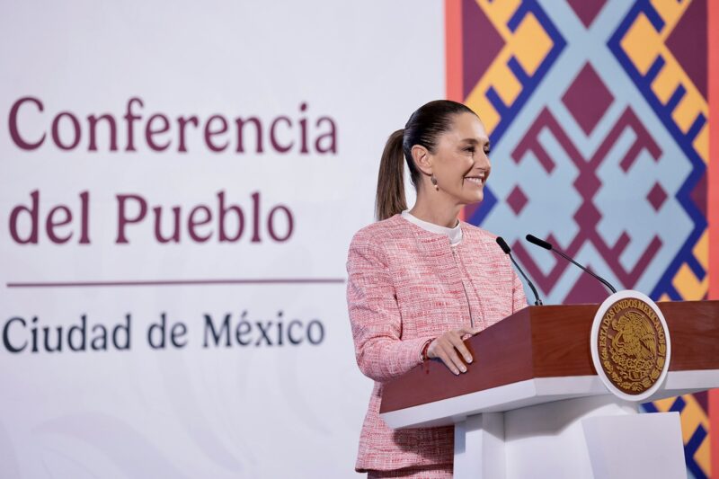 Sheinbaum minimiza impacto de aranceles de Ecuador pero expertos alertan