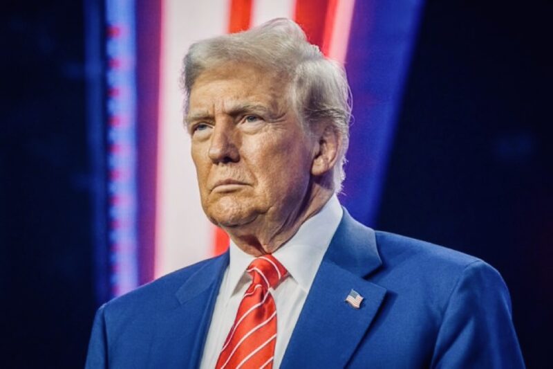 Trump anuncia arancel de 25% a farmáceuticos, autos y chips Ebrard inicia diálogo hoy en Washington
