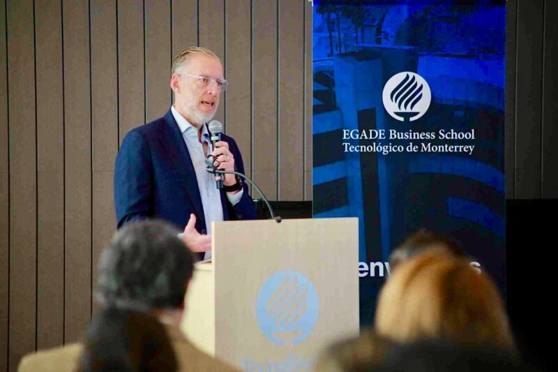 Marco Del Prete participa en foro sobre el futuro económico de México
