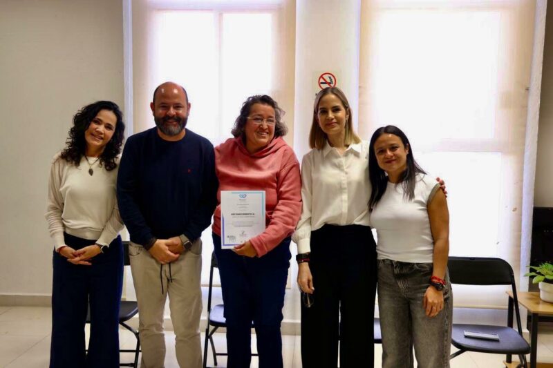 Car Herrera reconoce el valioso trabajo de las voluntarias de la Casa de la Mujer