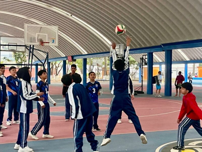 Estilo de vida saludable en las aulas USEBEQ impulsa el deporte en secundarias de Querétaro