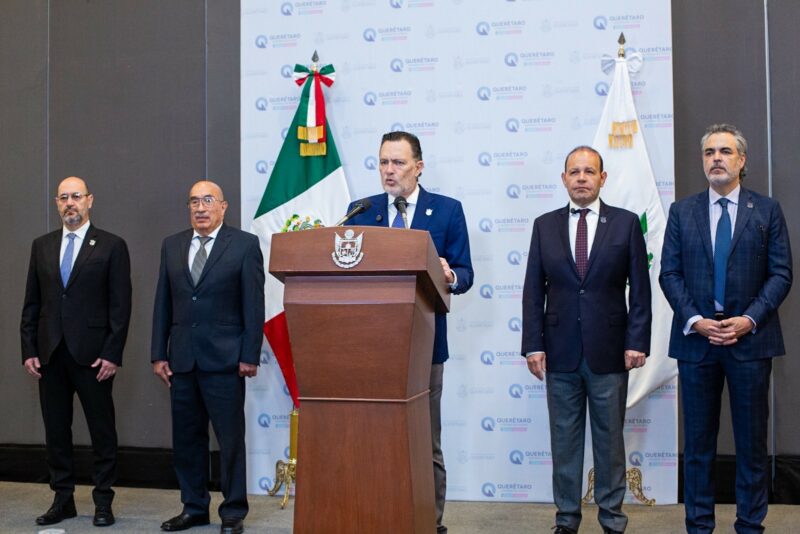 Mauricio Kuri toma protesta a nuevos funcionarios estatales compromiso con el desarrollo de Querétaro