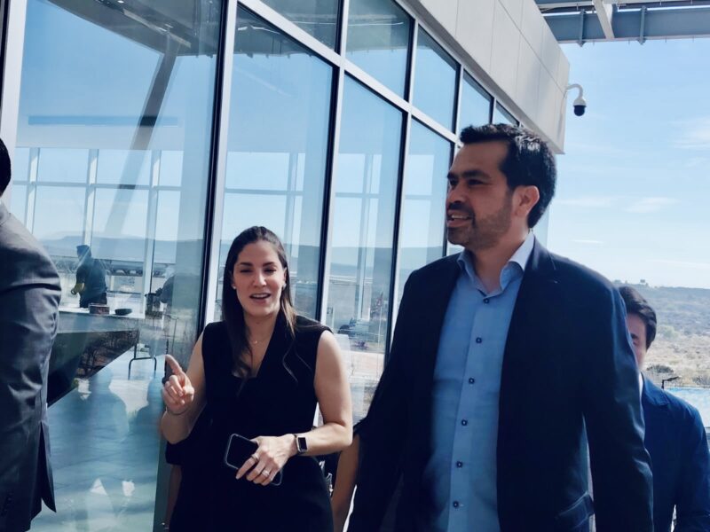 Álvarez Máynez impulsa a una mujer para la Gubernatura de Querétaro en 2027