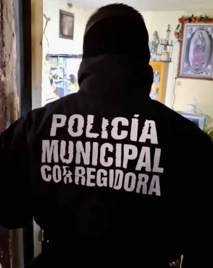 Investigan a policías en Corregidora por golpear y detener a hombre en su domicilio