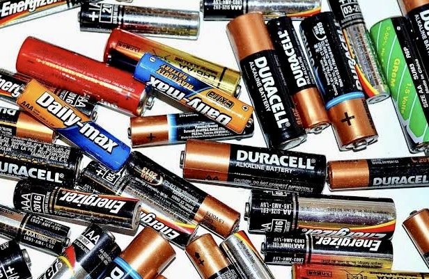 Pilas ¿Alcalinas o Recargables? Profeco revela la mejor opción y cómo evitar daños al ambiente