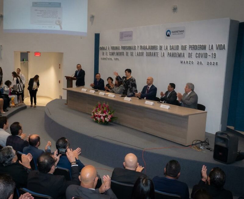 Querétaro honra a héroes de la salud con emotivo homenaje a fallecidos por COVID-19