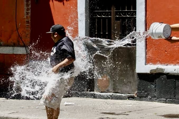 Querétaro dice no al desperdicio iglesia llama a la conciencia y al cuidado del agua en el sábado de gloria