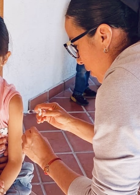 Querétaro se protege más de medio millón de dosis de vacuna contra la influenza aplicadas por SESA