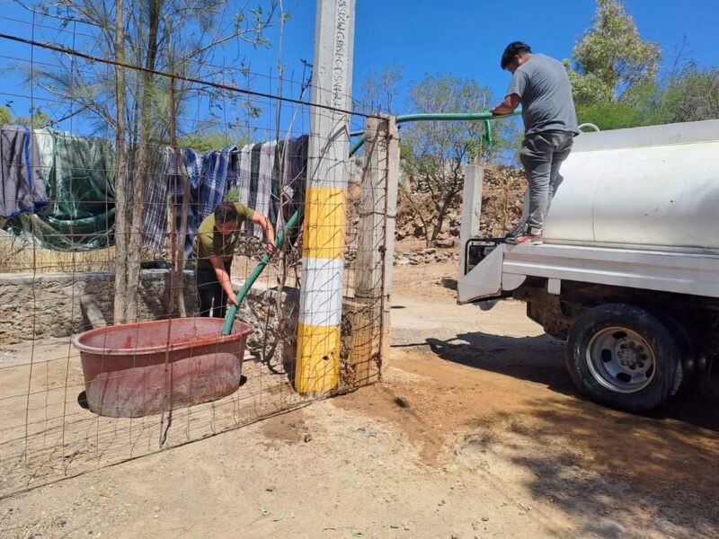 Dos meses sin agua regular Tolimán pide ayuda al Estado para abastecer a miles de habitantes