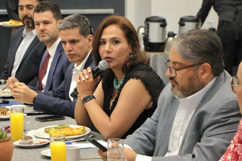 Querétaro activa plan preventivo por ola de calor para estudiantes