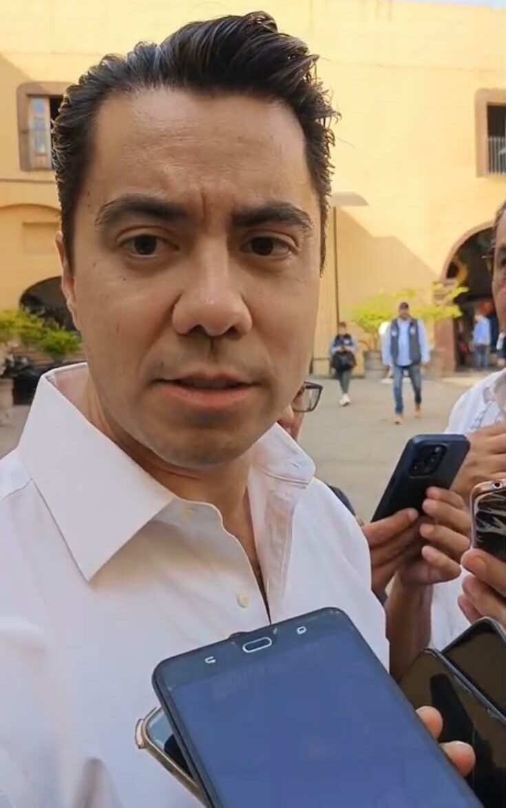 Misterio en grafiteros de Querétaro Felifer Macías apunta a posible “mano negra” tras agresión a comerciante