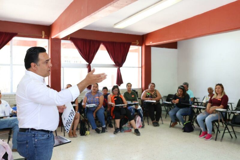 SEDESOQ capacita a cientos de promotores para fortalecer la cultura de paz en Querétaro