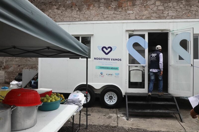 Apoyo alimentario en Huimilpan SEDIF instala comedores móviles para beneficiar a mas de 200 personas