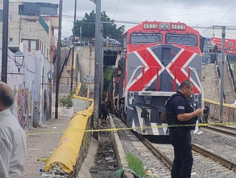 Impacto fatal en vías férreas policía de Querétaro pierde la vida y otro lucha por su vida