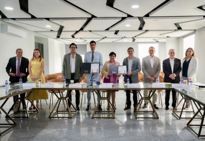 Querétaro impulsa su salud al mundo Clúster Médico firma Convenio con CUSMEX para proyección Internacional