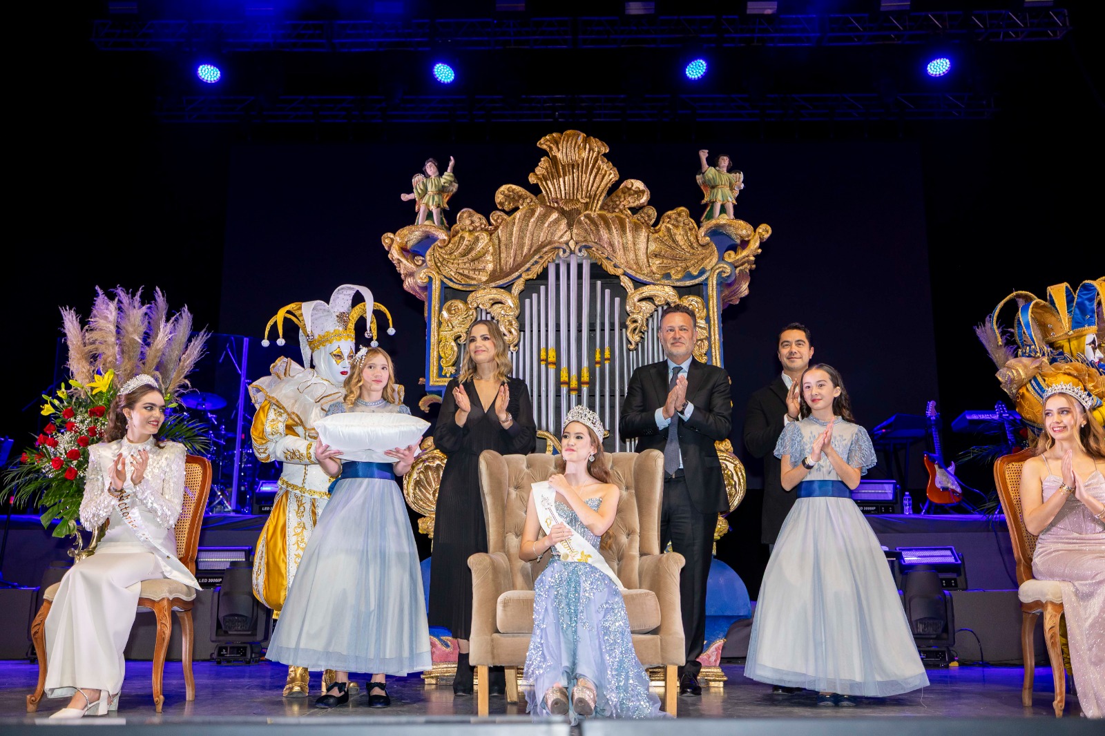 Mauricio Kuri encabeza coronación de Fátima como Reina de las Fiestas de Navidad 2025