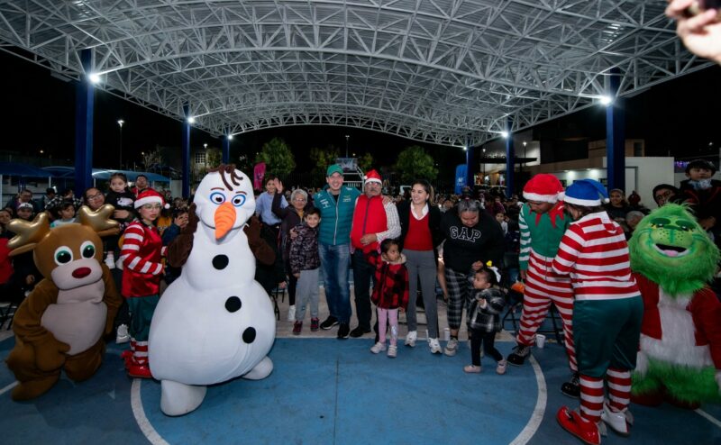 Rodrigo Monsalvo encabeza festival navideño del SMDIF en Los Héroes