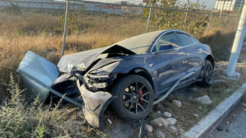 Joven resulta ilesa tras accidente vehicular en El Marqués